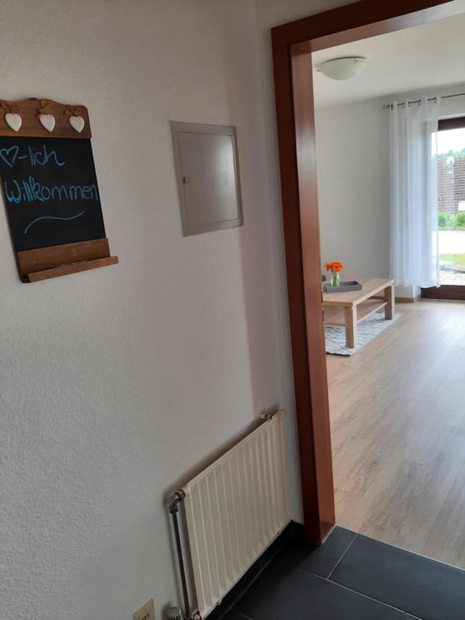 Moderne Wohnung Im Grunen Mit Schoner Terasse เทตต์นัง ภายนอก รูปภาพ