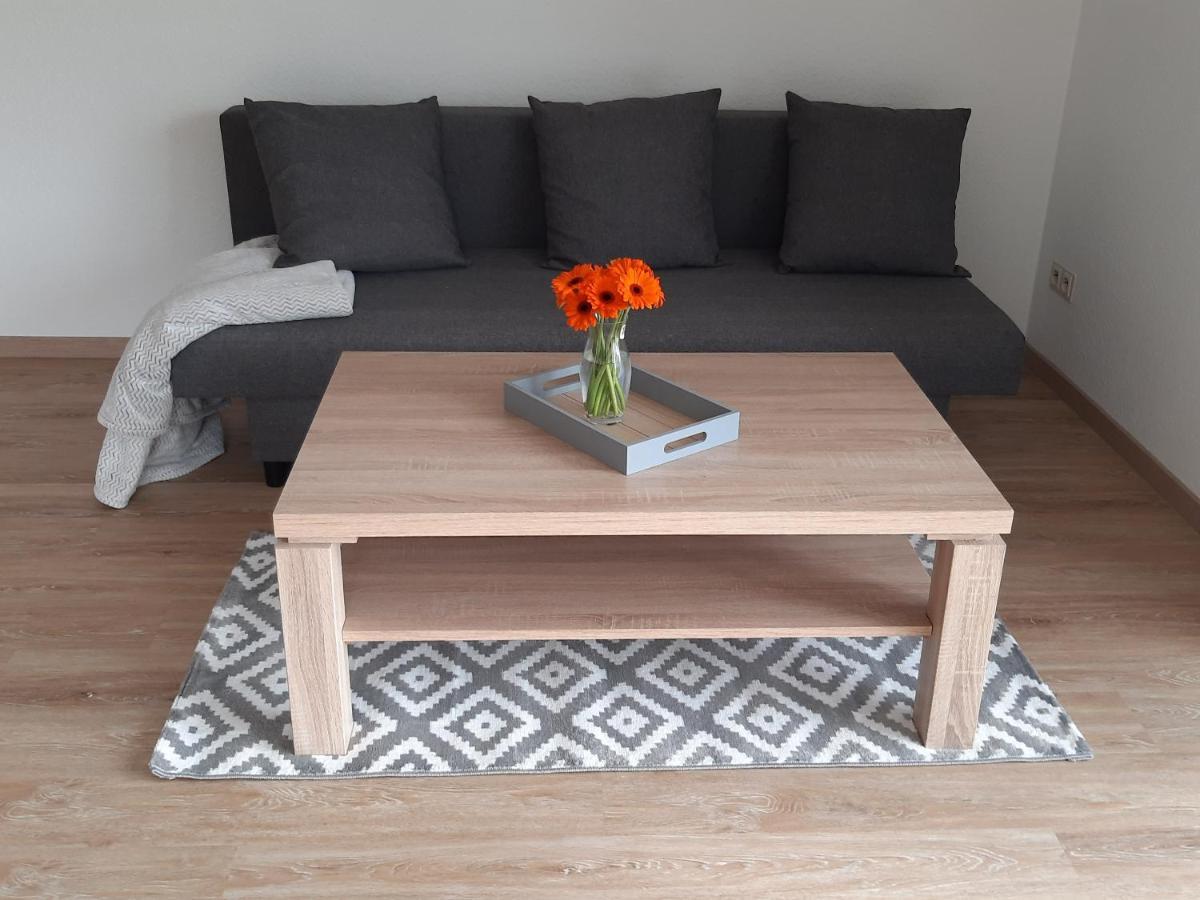 Moderne Wohnung Im Grunen Mit Schoner Terasse เทตต์นัง ภายนอก รูปภาพ