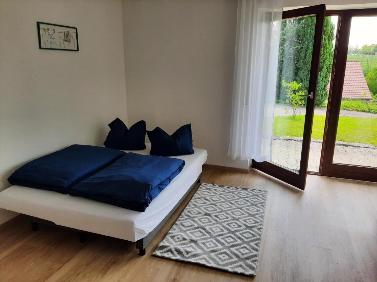Moderne Wohnung Im Grunen Mit Schoner Terasse เทตต์นัง ภายนอก รูปภาพ