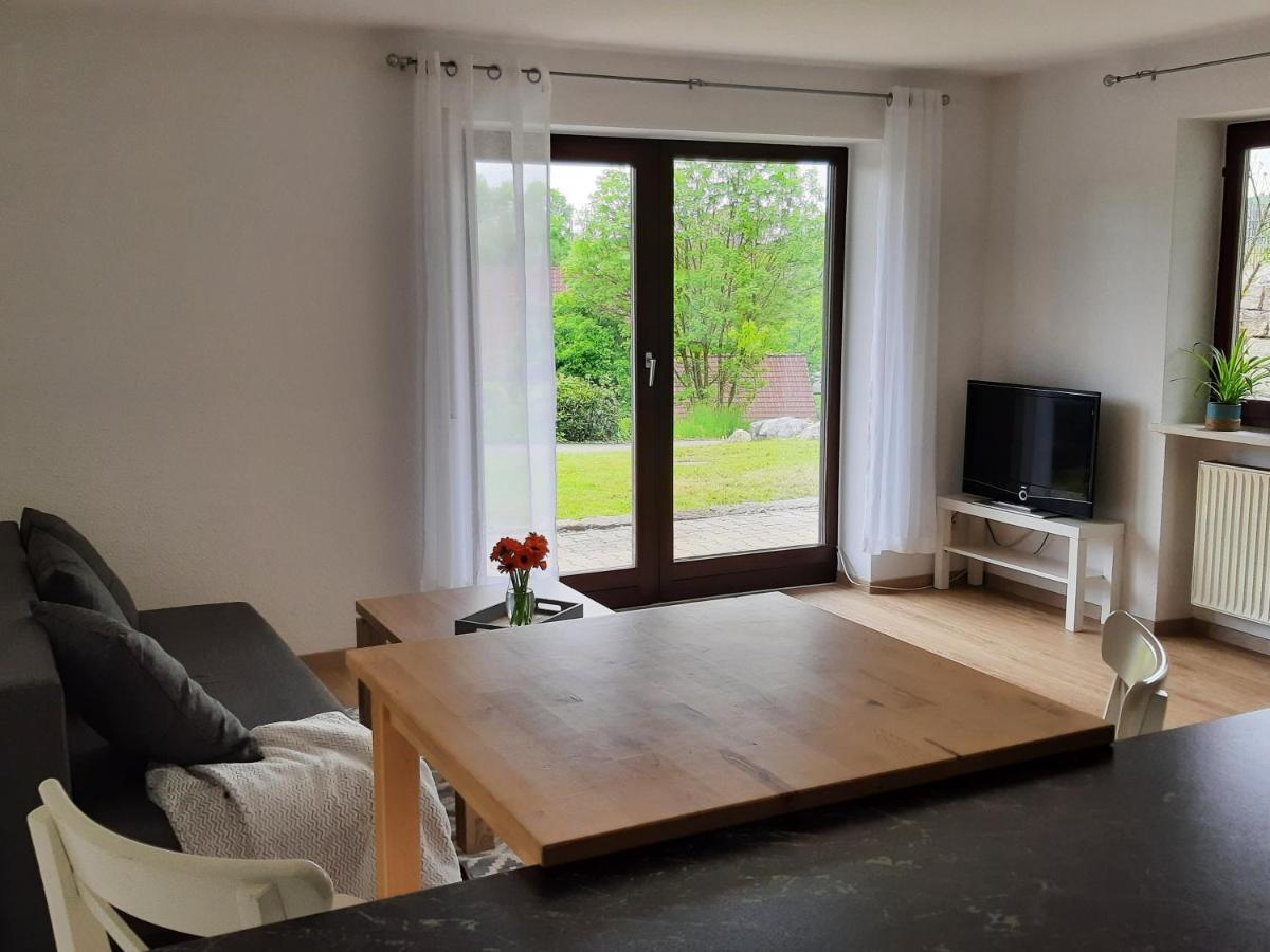 Moderne Wohnung Im Grunen Mit Schoner Terasse เทตต์นัง ภายนอก รูปภาพ